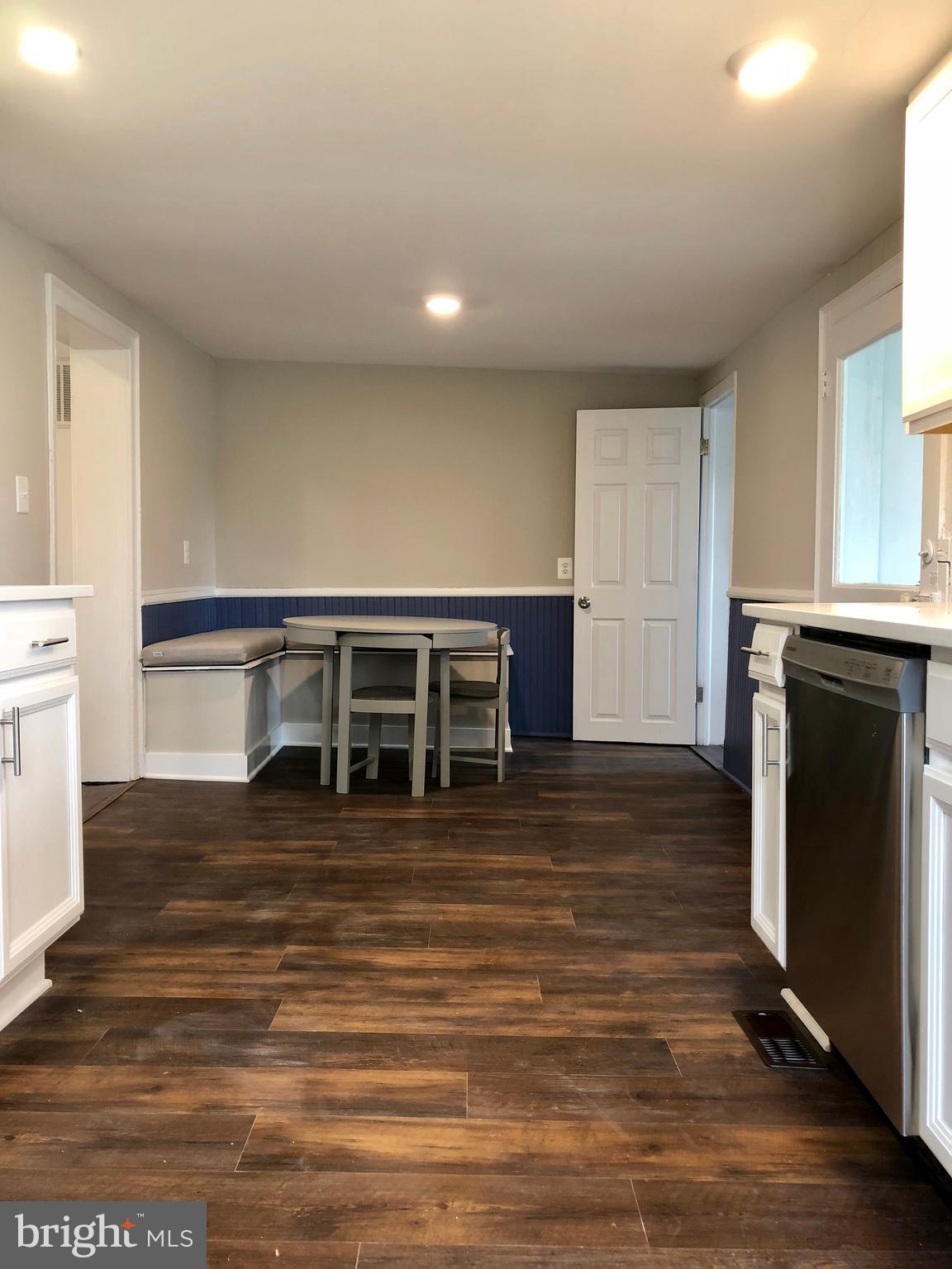 5913 Broad Run Road Jefferson, MD 21755 - Photo 10 of 14 COZY EAT IN KITCHEN