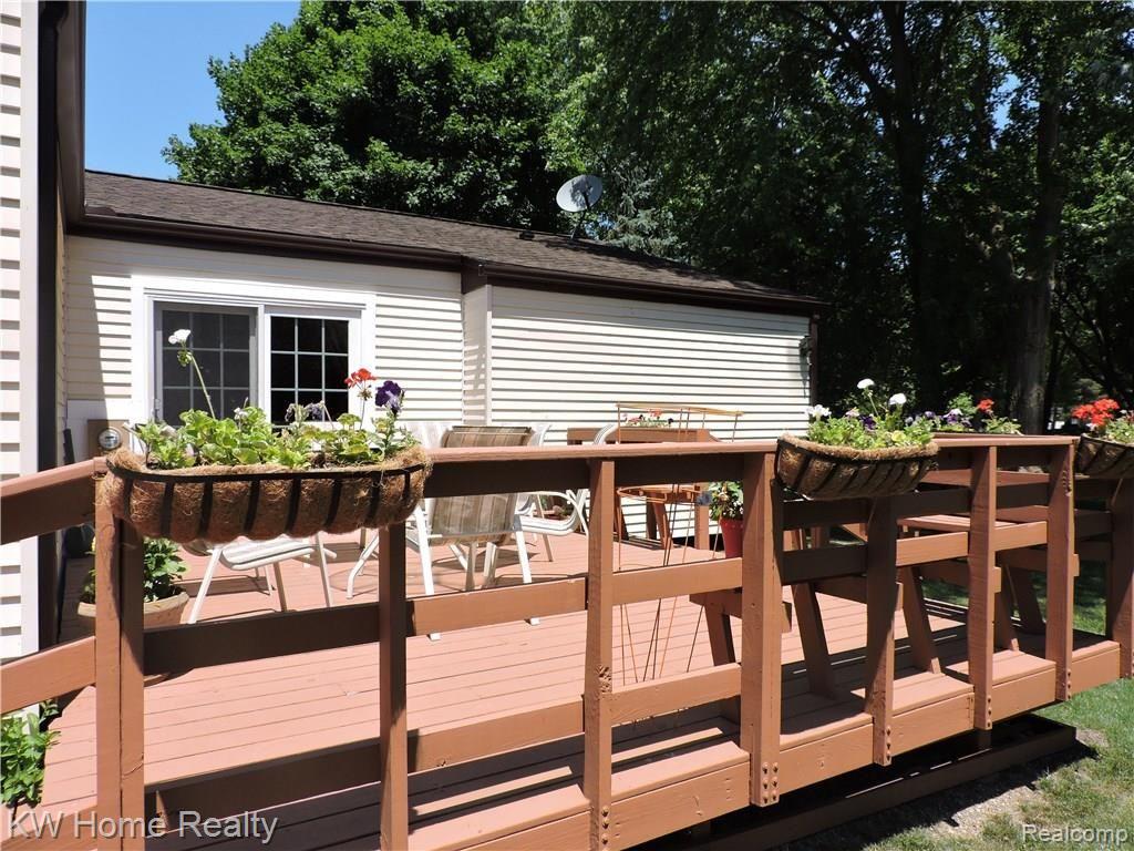33685 Bostwick Place Farmington Hills, MI 48335 - Photo 25 of 29