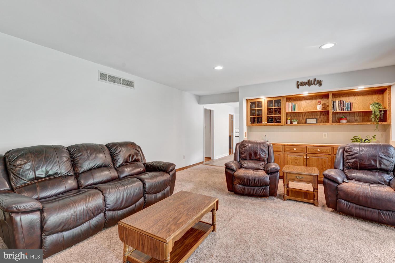 813 Marlboro Spring Road Kennett Square, PA 19348 - Photo 12 of 57 Family Room