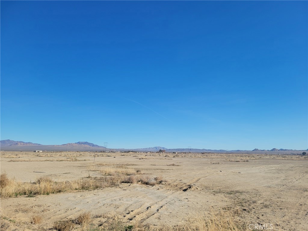 0 Locust Road Lucerne Valley, CA 92356 - Photo 5 of 16 a view of ocean view and mountain