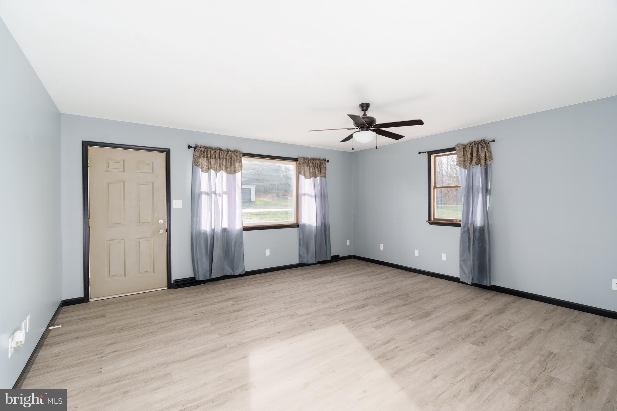411 New Bridge Road Rising Sun, MD 21911 - Photo 4 of 15 Spacious living room