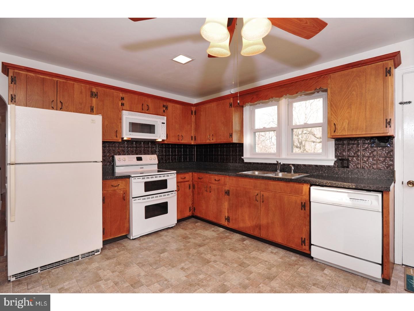 223 Coldstream Road Phoenixville, PA 19460 - Photo 5 of 19 Gallery Image 5
