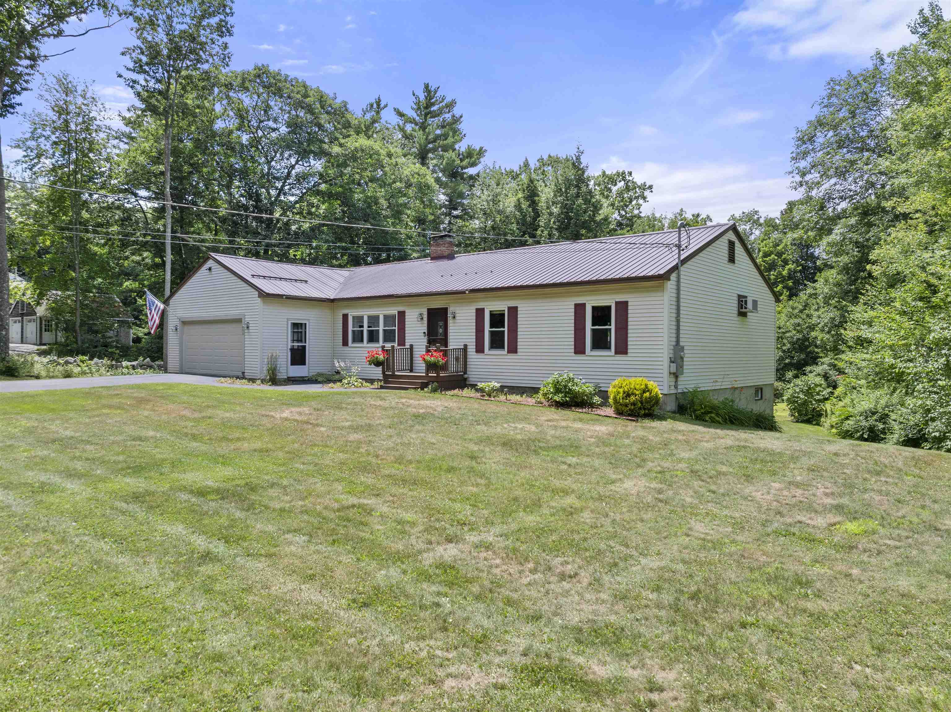 100 Plummer Hill Road Belmont, NH 03220 - Photo 2 of 39 Gallery Image 2