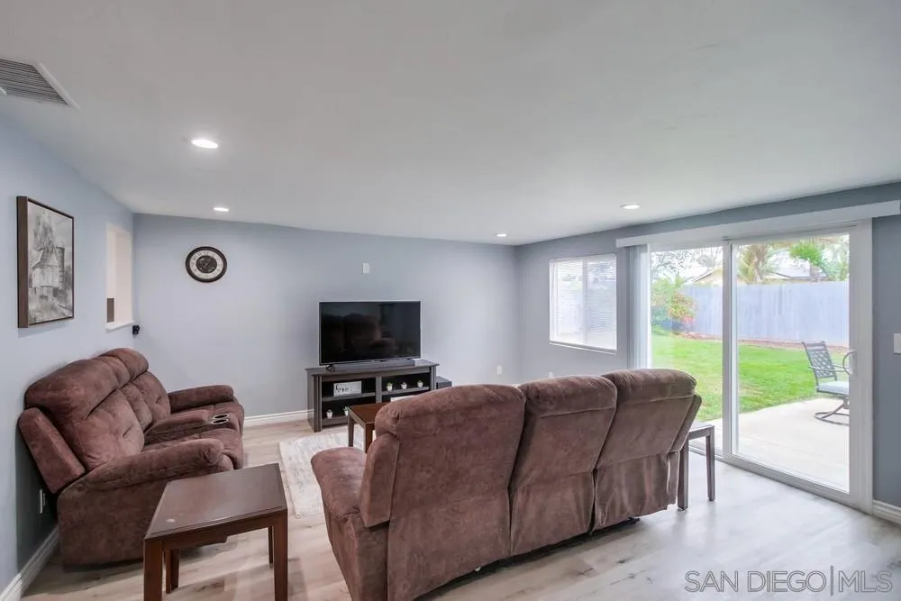 8759 Innsdale Avenue Spring Valley, CA 91977 - Photo 11 of 33 Gallery Image 11