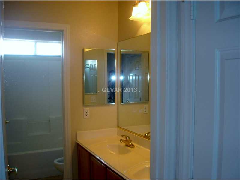 275 Reflection Ridge Court Henderson, NV 89052 - Photo 16 of 18 Property Photo. upstair bath room