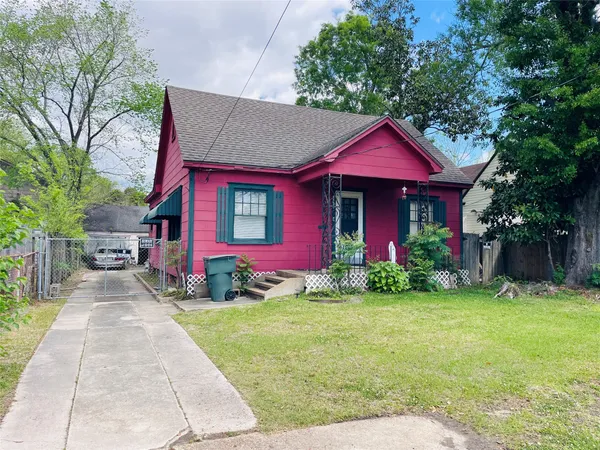 $99,900 | 1460 Prairie Street, Beaumont, TX 77701