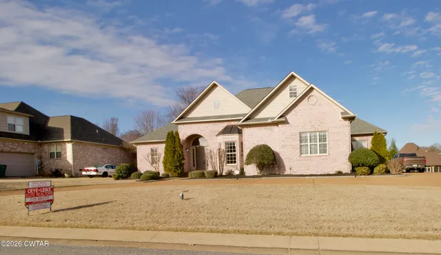 a view of a white house