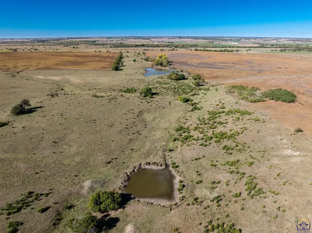 $1 | 0 11th Street, Clay Center, KS 67432