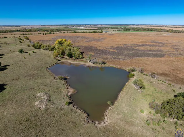 $1 | 0 11th Street, Clay Center, KS 67432