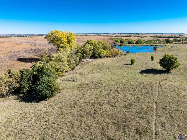 $1 | 0 11th Street, Clay Center, KS 67432