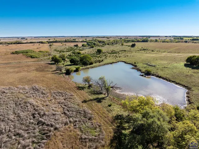 $1 | 0 11th Street, Clay Center, KS 67432