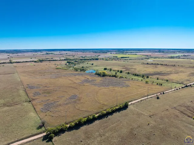 $1 | 0 11th Street, Clay Center, KS 67432