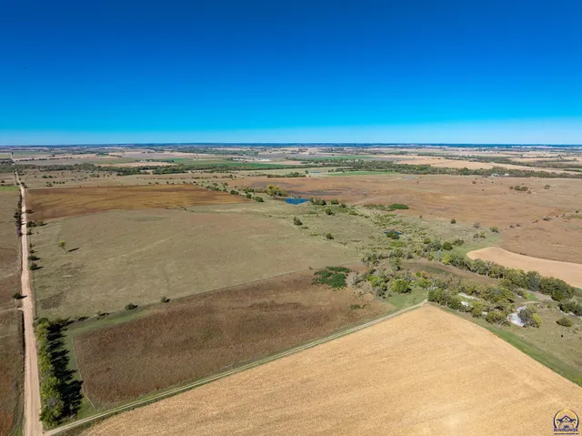 $1 | 0 11th Street, Clay Center, KS 67432