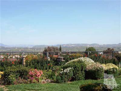 11699 Chestnut Ridge Street Moorpark, CA 93021 - Photo 18 of 20 a view of a city with a lake