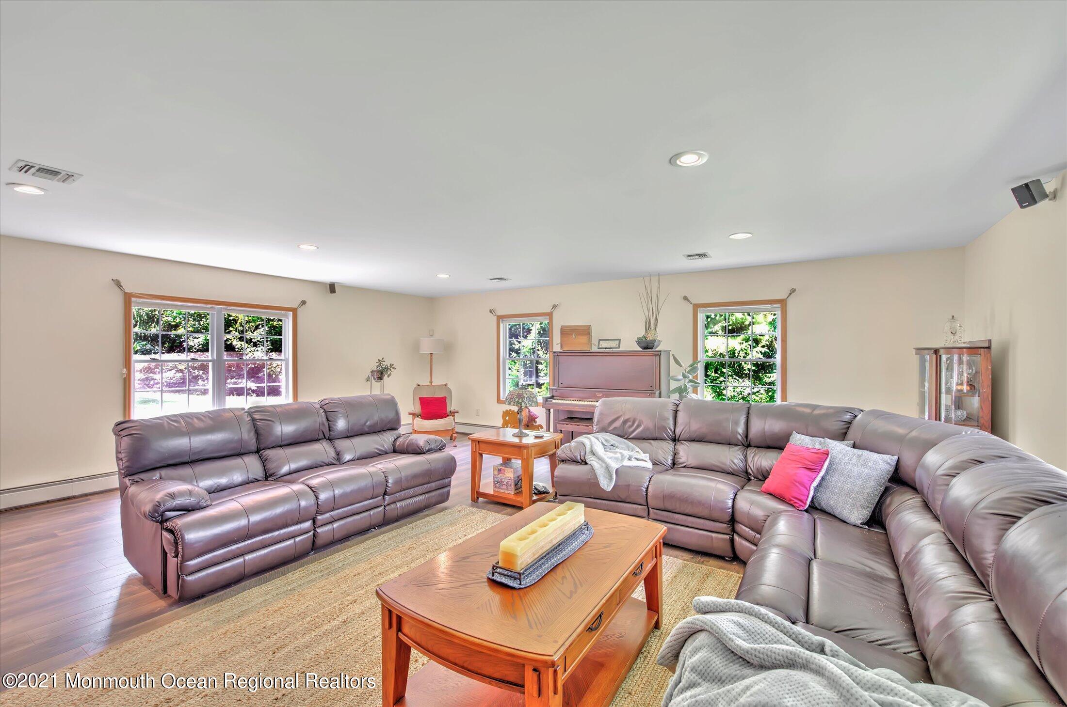 87 Millhurst Road Manalapan, NJ 07726 - Photo 19 of 44 23-DEN