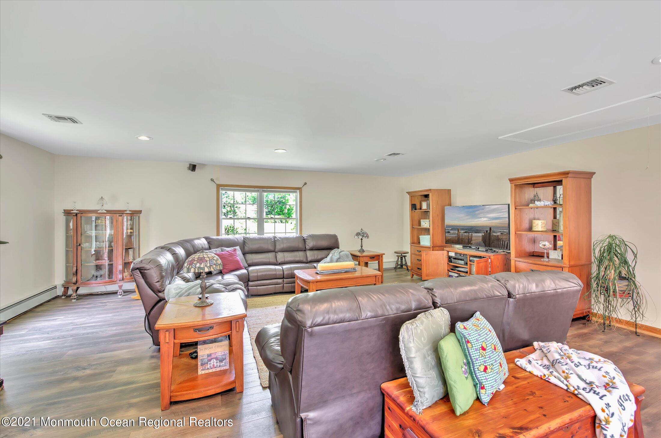 87 Millhurst Road Manalapan, NJ 07726 - Photo 21 of 44 21-DEN