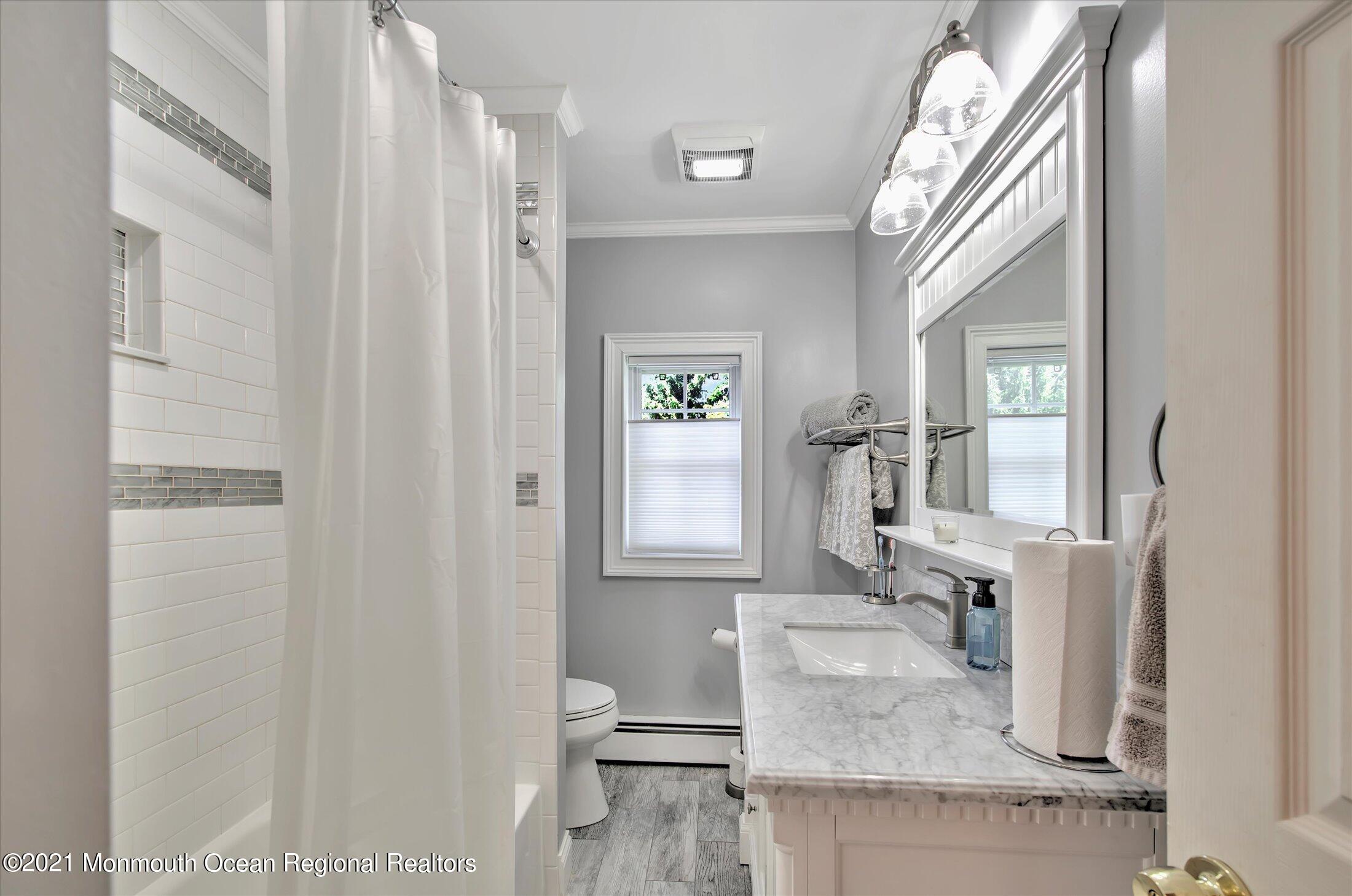 87 Millhurst Road Manalapan, NJ 07726 - Photo 22 of 44 27-BATHROOM