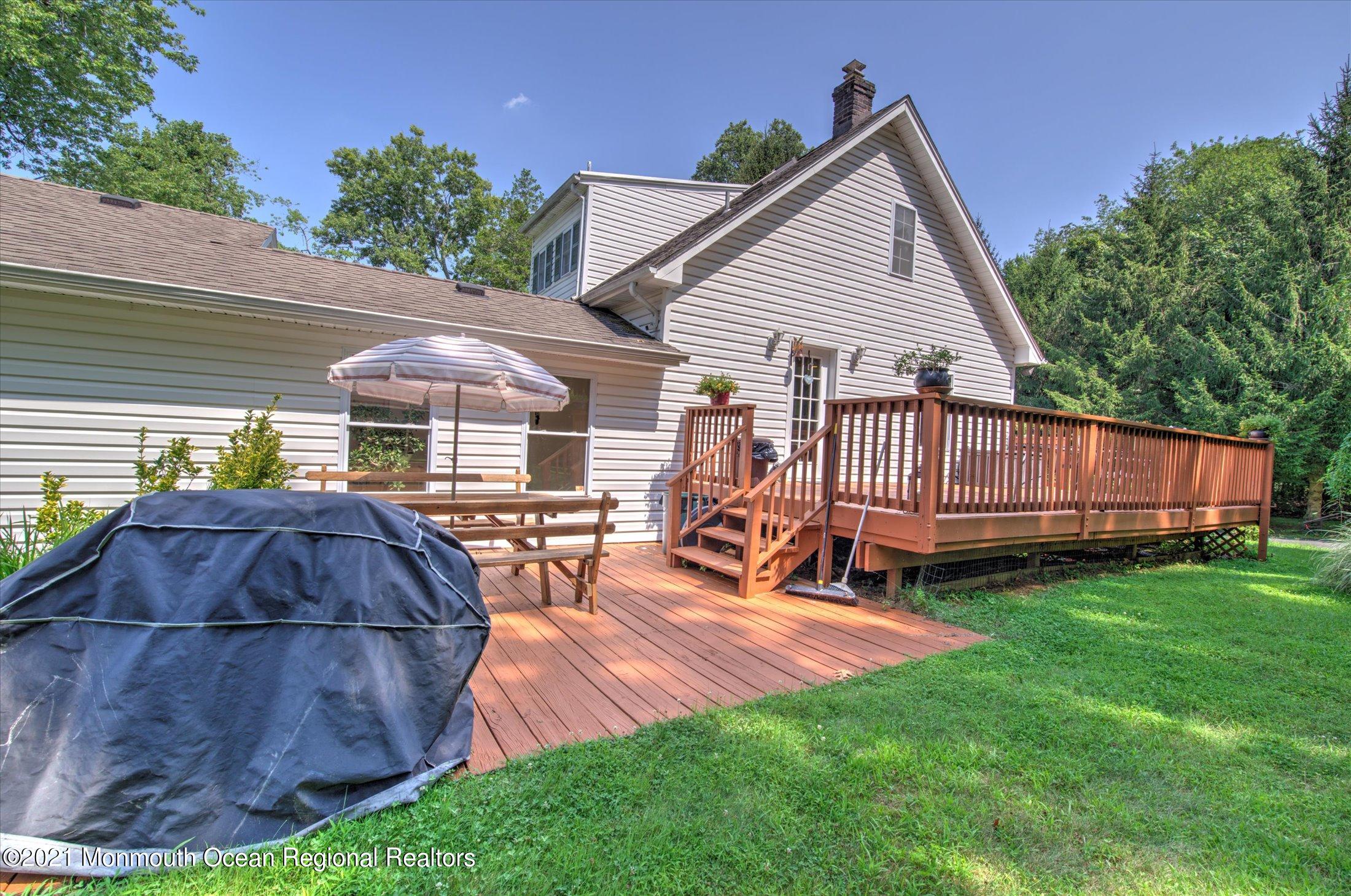 87 Millhurst Road Manalapan, NJ 07726 - Photo 31 of 44 31-BACK YARD