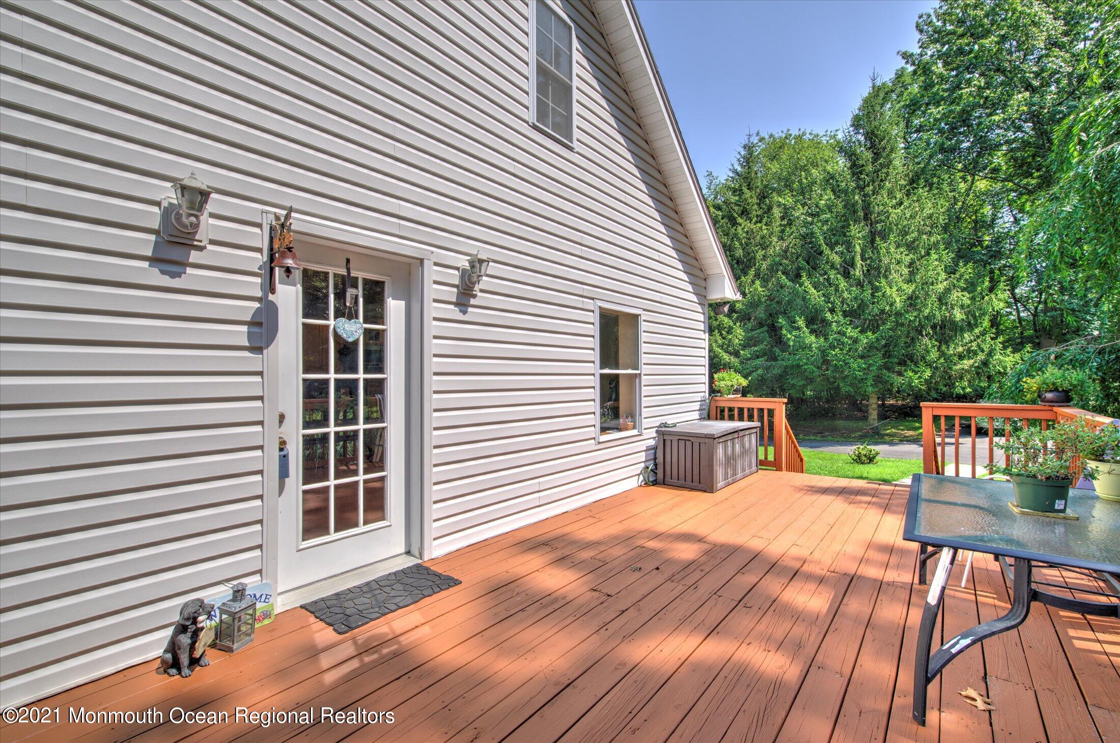 87 Millhurst Road Manalapan, NJ 07726 - Photo 39 of 44 28-DECK