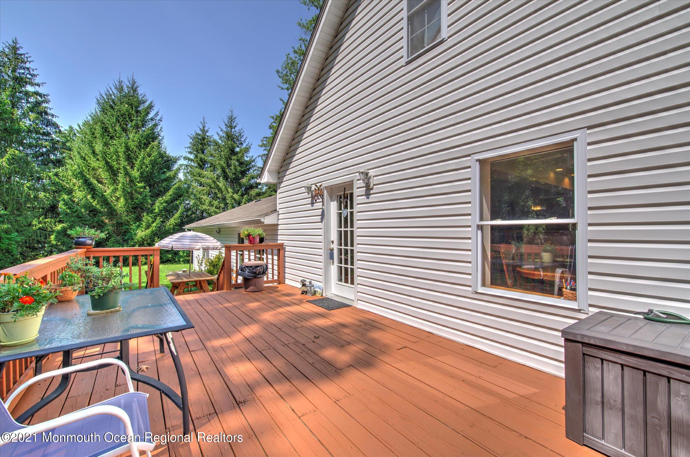 87 Millhurst Road Manalapan, NJ 07726 - Photo 41 of 44 30-DECK