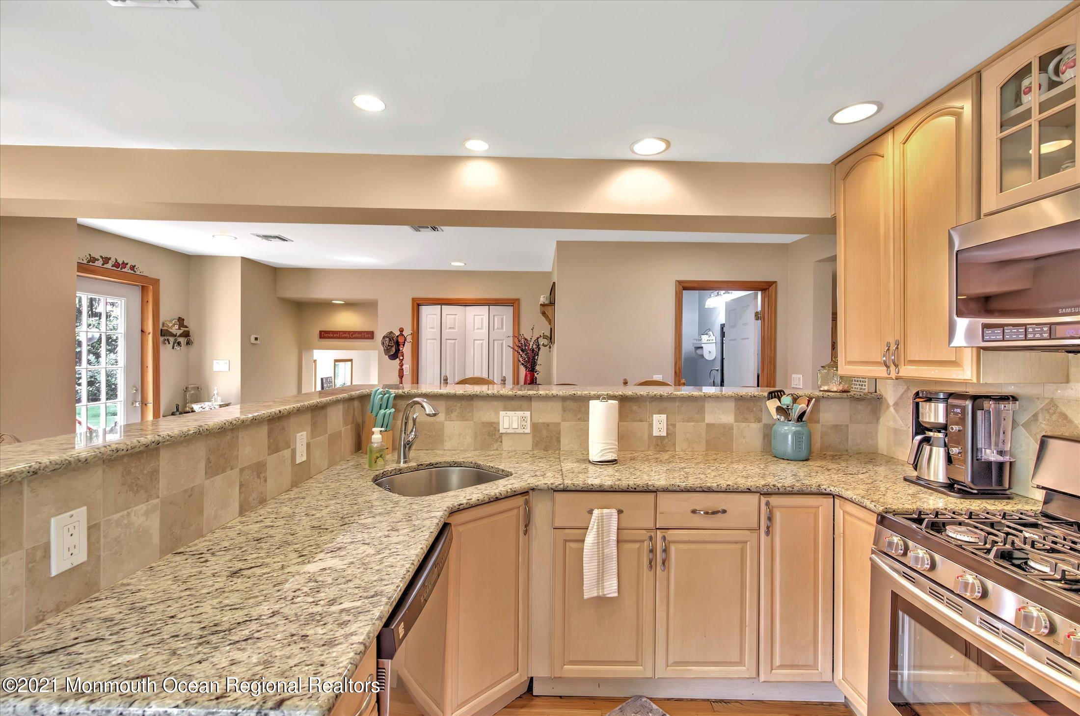87 Millhurst Road Manalapan, NJ 07726 - Photo 7 of 44 11-KITCHEN