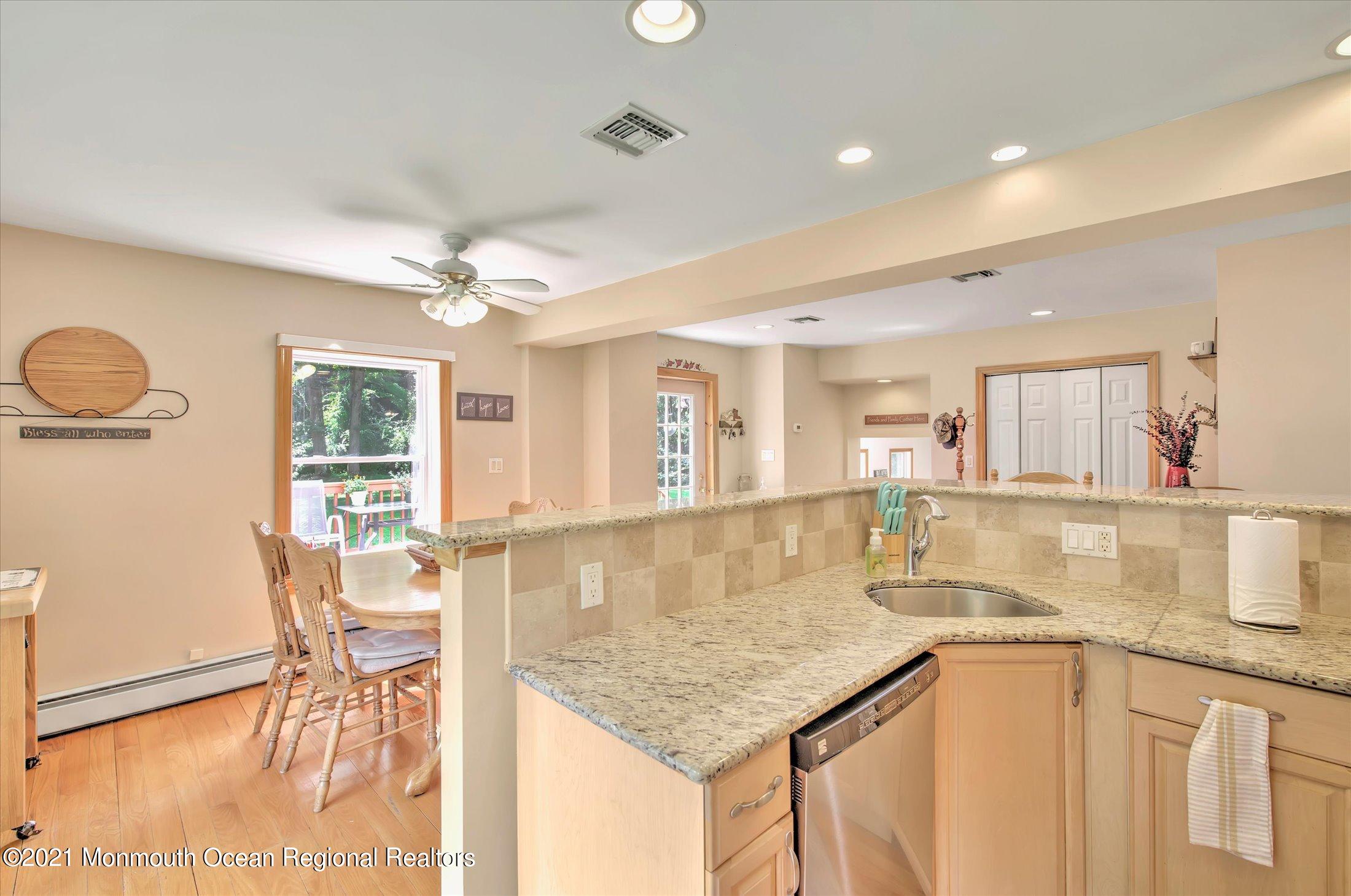 87 Millhurst Road Manalapan, NJ 07726 - Photo 8 of 44 12-KITCHEN