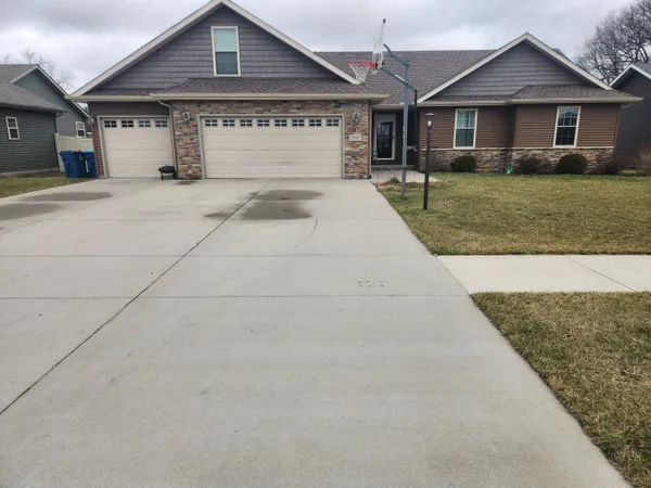 $408,900 | 702 19th Street Southeast, De Motte, IN 46310