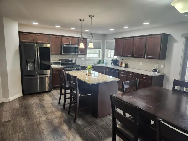 $408,900 | 702 19th Street Southeast, De Motte, IN 46310