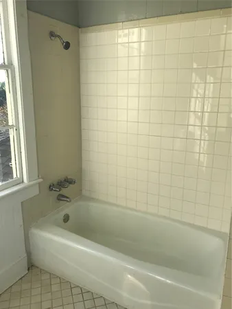 $1,000 | 2127 Avenue K, Unit UP, Galveston, TX 77550