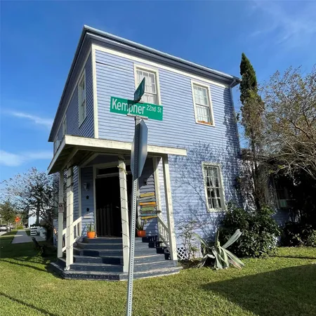 $1,000 | 2127 Avenue K, Unit UP, Galveston, TX 77550