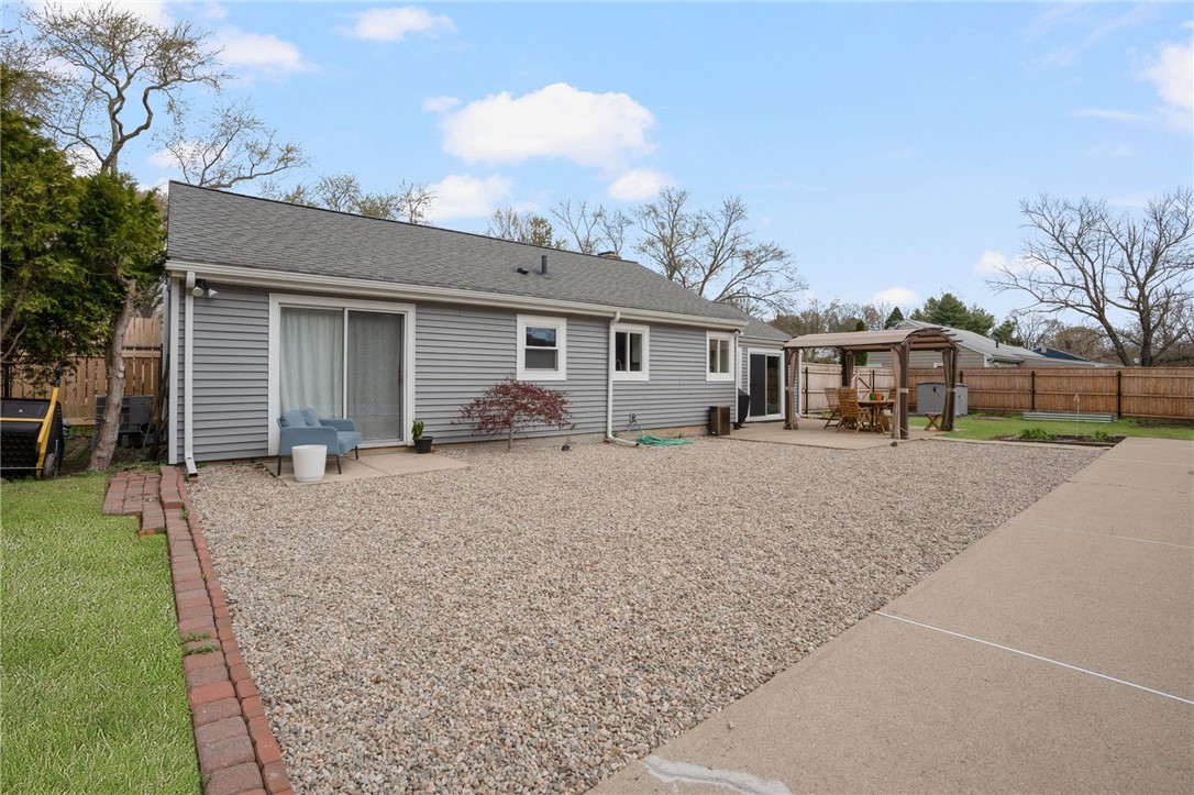 628 County Road Barrington, RI 02806 - Photo 33 of 40