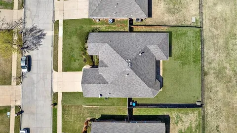 a view of a house with a big yard