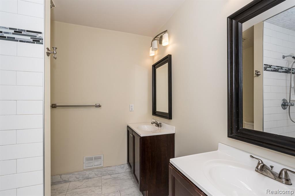 1631 Sumac Drive Rochester Hills, MI 48309 - Photo 22 of 29