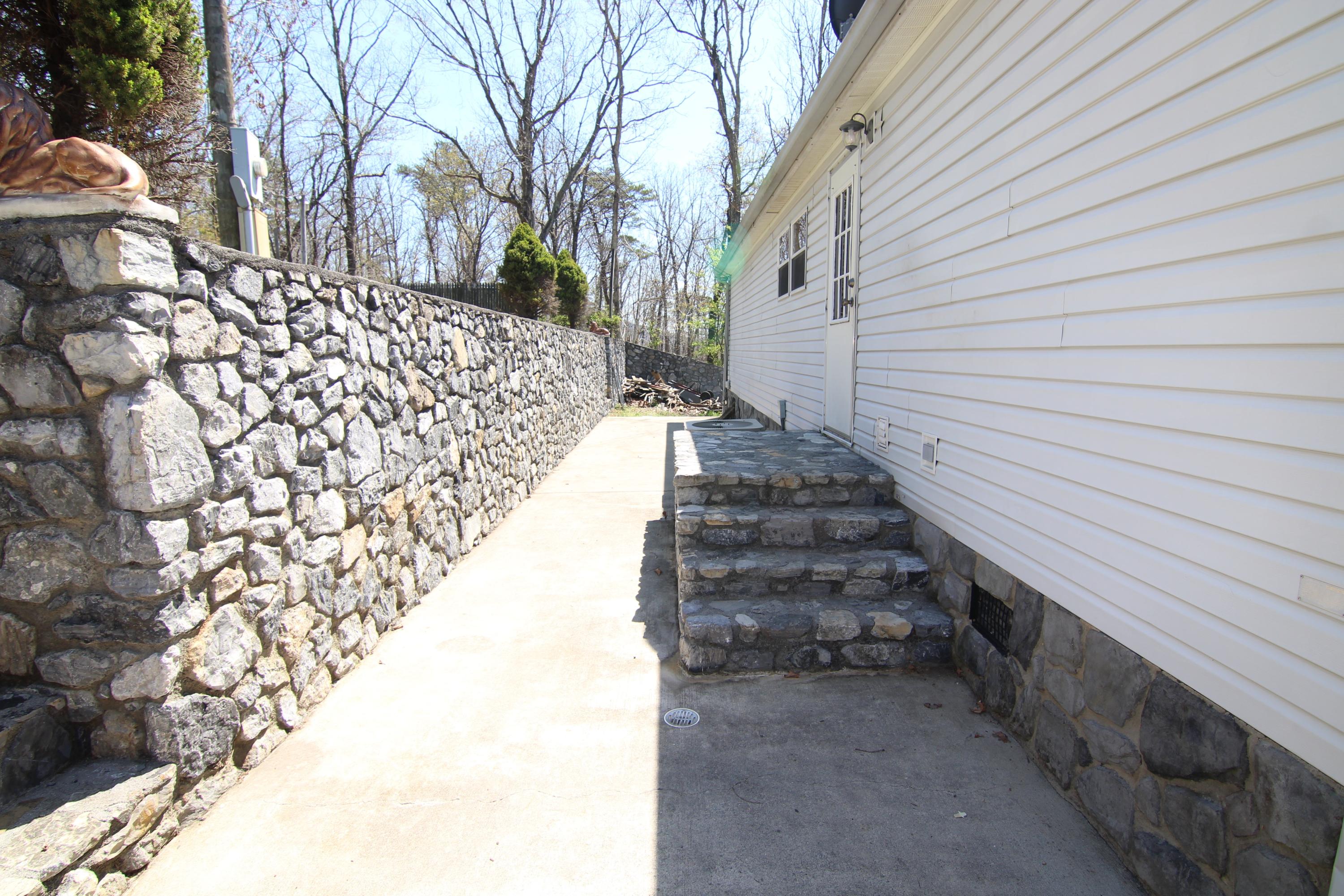 3441 Rusty Road Salem, VA 24153 - Photo 24 of 28 IMG_3937