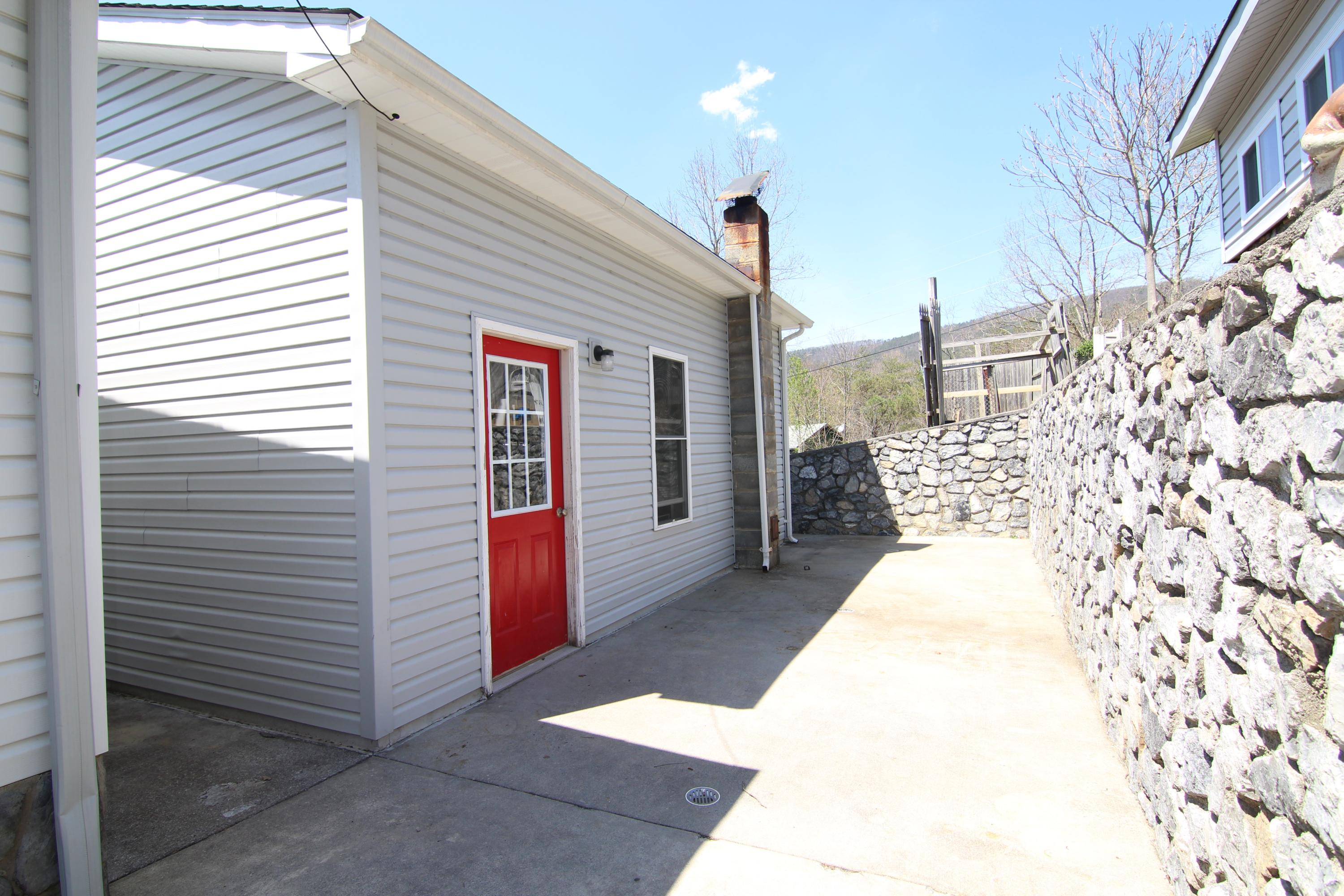 3441 Rusty Road Salem, VA 24153 - Photo 25 of 28 IMG_3938