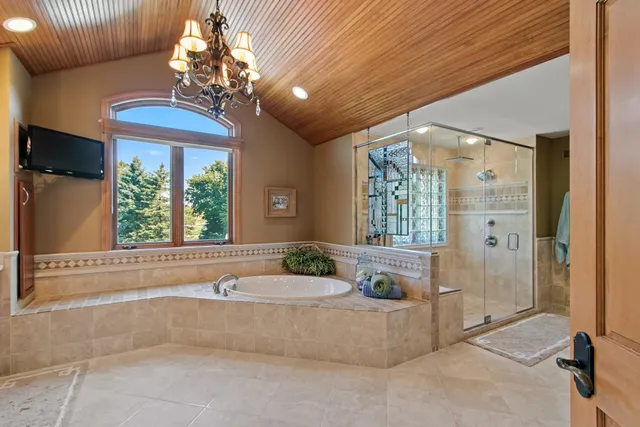 $2,899,900 | E12261 Timber Rdg Trail, Prairie du Sac, WI 53578