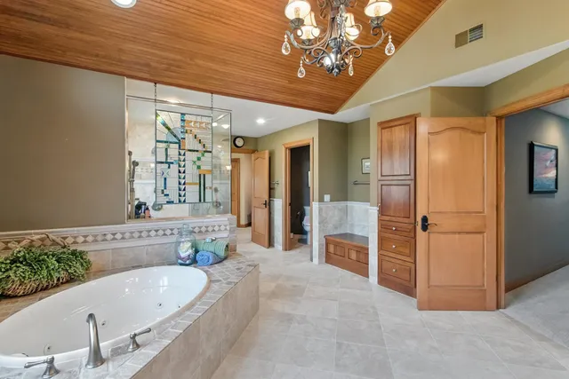 $2,899,900 | E12261 Timber Rdg Trail, Prairie du Sac, WI 53578