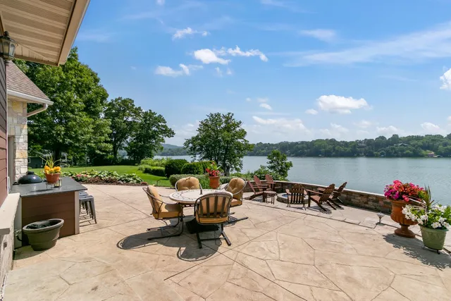 $2,899,900 | E12261 Timber Rdg Trail, Prairie du Sac, WI 53578