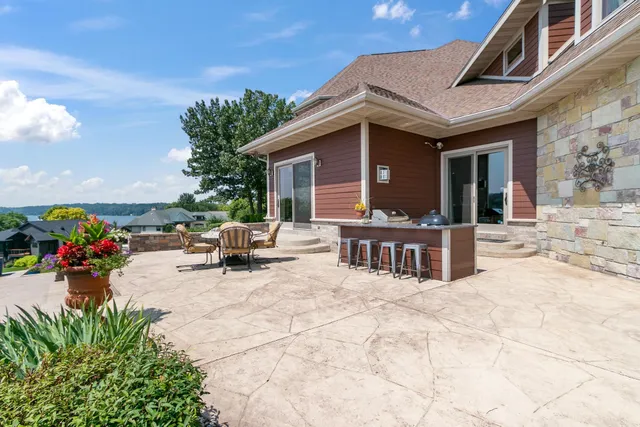 $2,899,900 | E12261 Timber Rdg Trail, Prairie du Sac, WI 53578