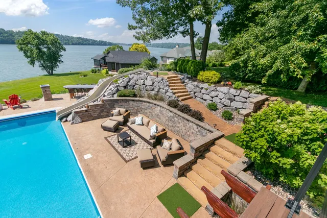 $2,899,900 | E12261 Timber Rdg Trail, Prairie du Sac, WI 53578