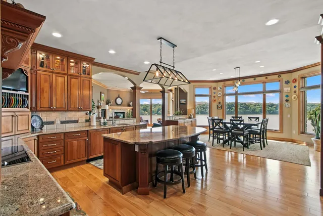 $2,899,900 | E12261 Timber Rdg Trail, Prairie du Sac, WI 53578