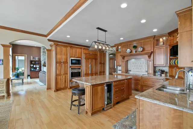 $2,899,900 | E12261 Timber Rdg Trail, Prairie du Sac, WI 53578