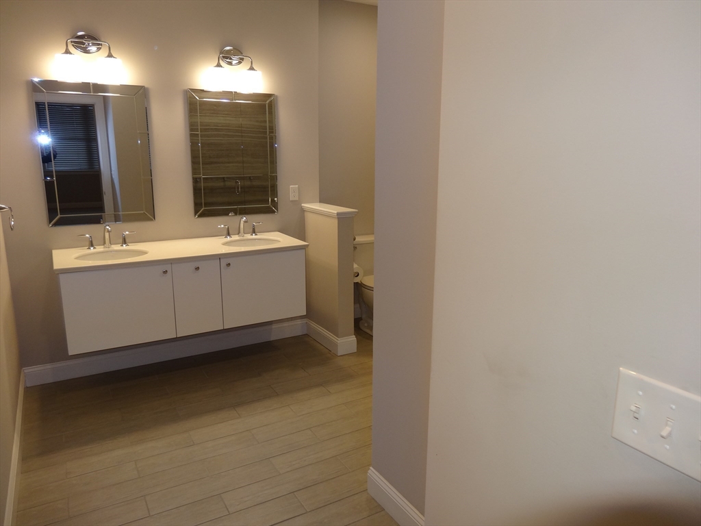 2 Inwood Drive, Unit 3002 Woburn, MA 01801 - Photo 5 of 8