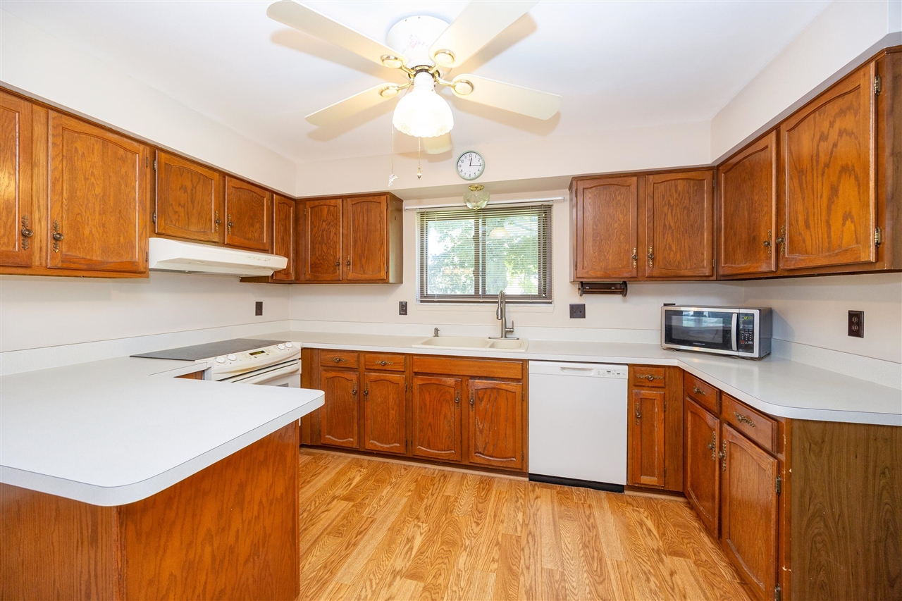 476 Coldiron Drive Rochester Hills, MI 48307 - Photo 7 of 36