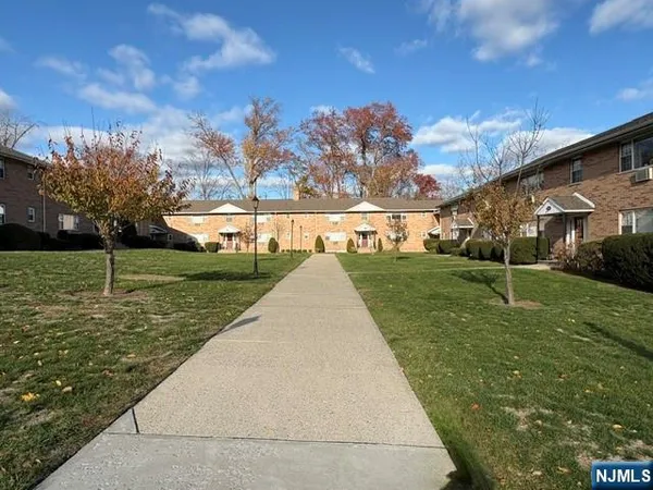 $2,100 | 16-30 Van Buren Avenue, Unit 24D, River Edge, NJ 07661