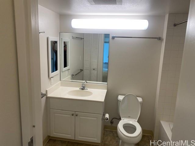 801 South Street, Unit 4507 Honolulu, HI 96813 - Photo 6 of 11 a bathroom with a toilet sink and mirror