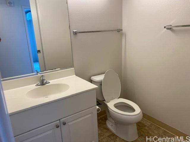 801 South Street, Unit 4507 Honolulu, HI 96813 - Photo 9 of 11 a white toilet sitting next to a bathroom sink