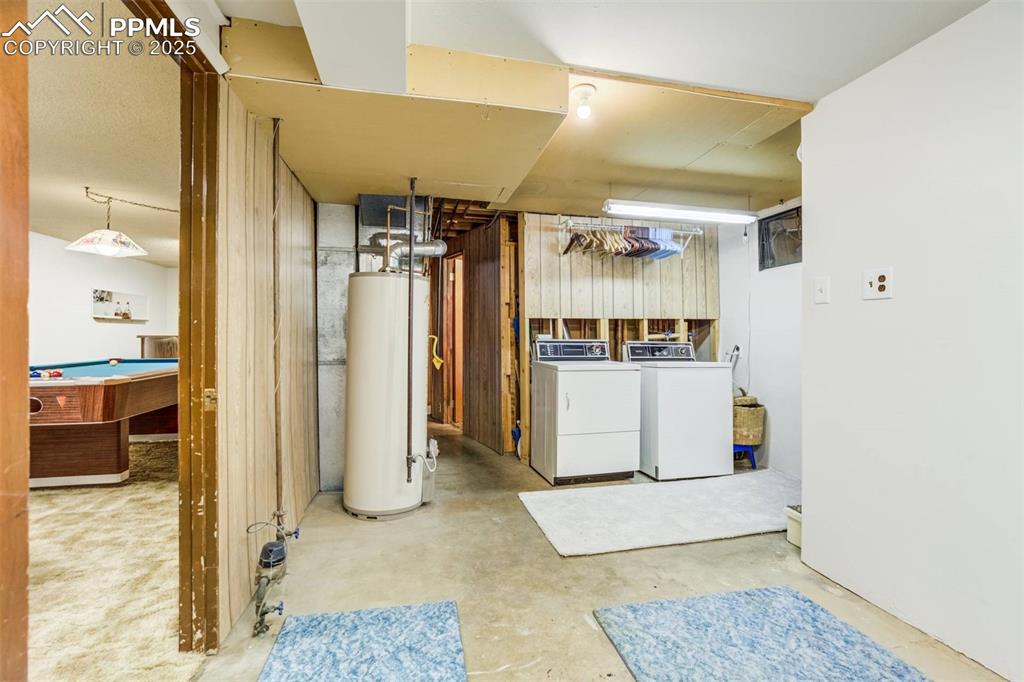 1343 Oswego Street Colorado Springs, CO 80904 - Photo 29 of 47 a view of a living room