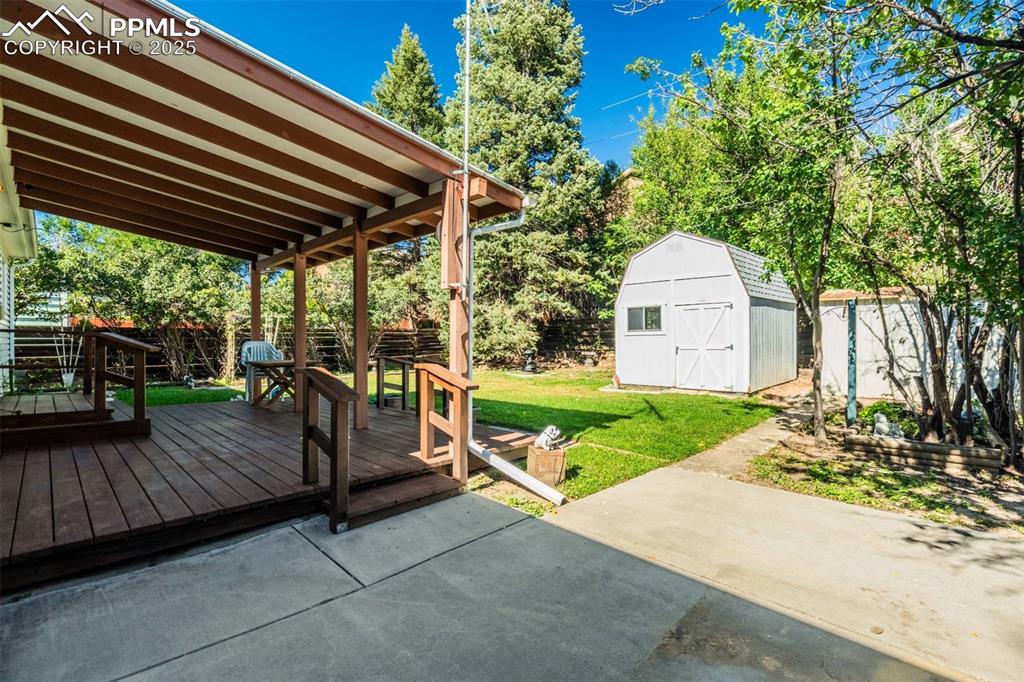 1343 Oswego Street Colorado Springs, CO 80904 - Photo 38 of 47 a view of outdoor space and yard