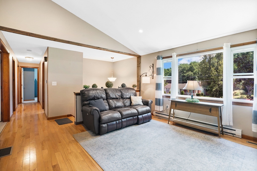 121 Beacon Hill Road West Springfield, MA 01089 - Photo 8 of 28 Gallery Image 8